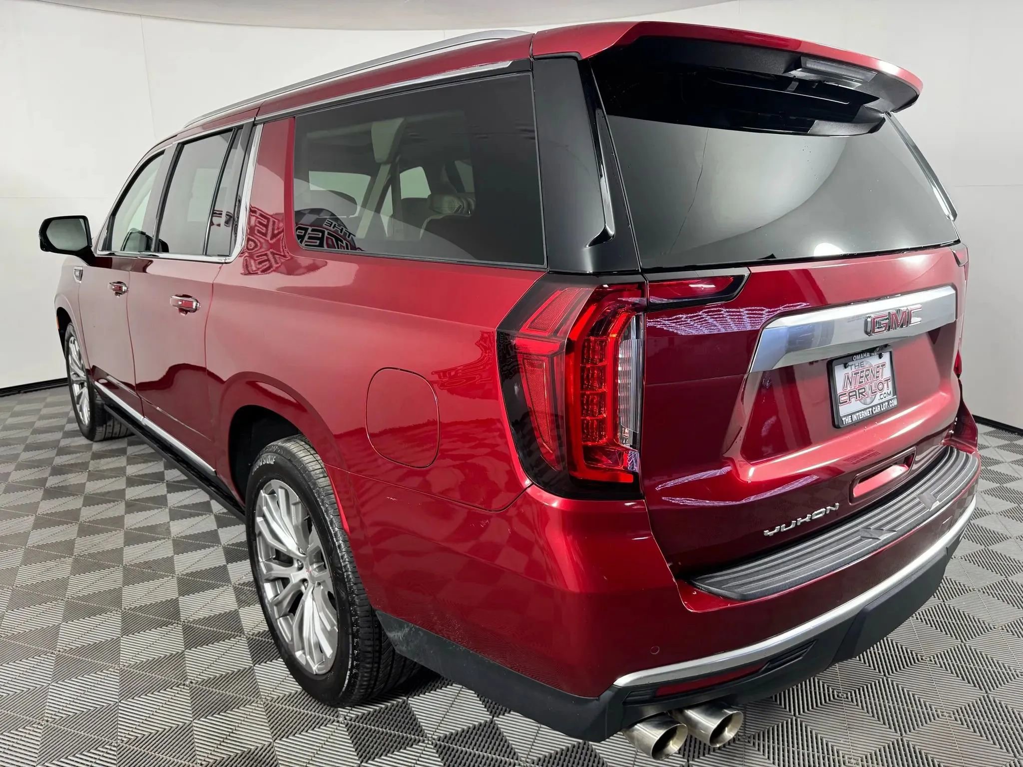 Used 2022 GMC Yukon XL Denali w/ Denali Premium Package image 29