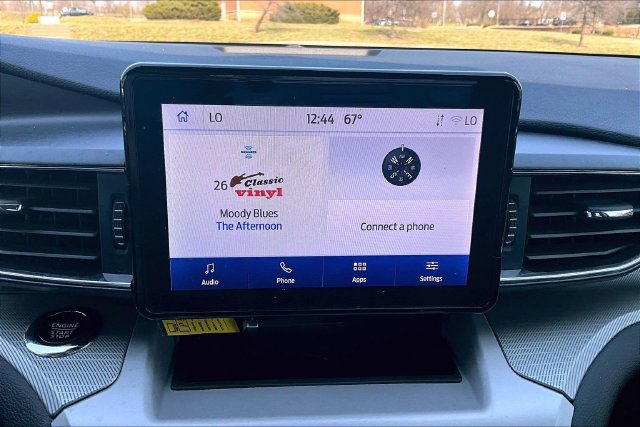 Used 2024 Ford Explorer XLT w/ Equipment Group 202A AWD/4WD image 15