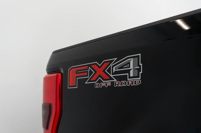 Used 2017 Ford F250 XLT w/ XLT Premium Package AWD/4WD image 10