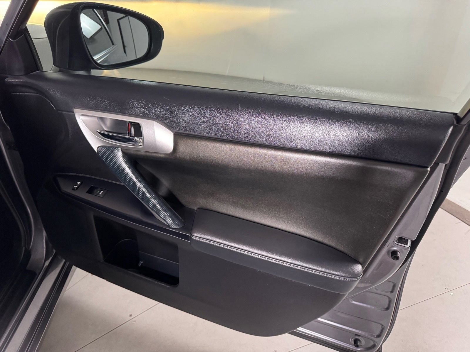 Used 2013 Lexus CT 200h FWD image 18