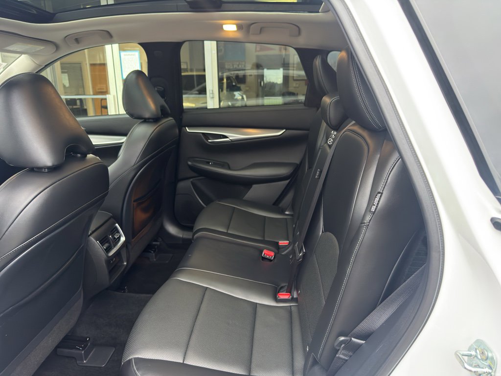 Used 2022 INFINITI QX50 Luxe image 6