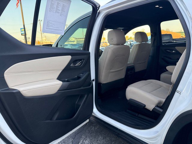 Used 2022 Chevrolet Traverse LT FWD image 23
