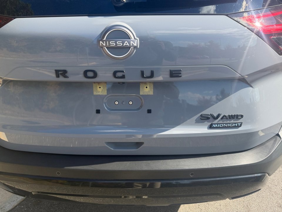 Used 2023 Nissan Rogue SV w/ SV Premium Package image 16