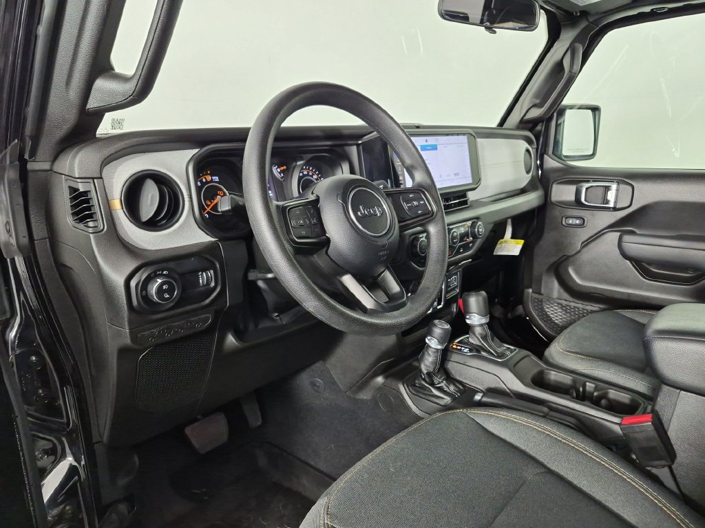Used 2025 Jeep Gladiator Sport AWD/4WD image 15