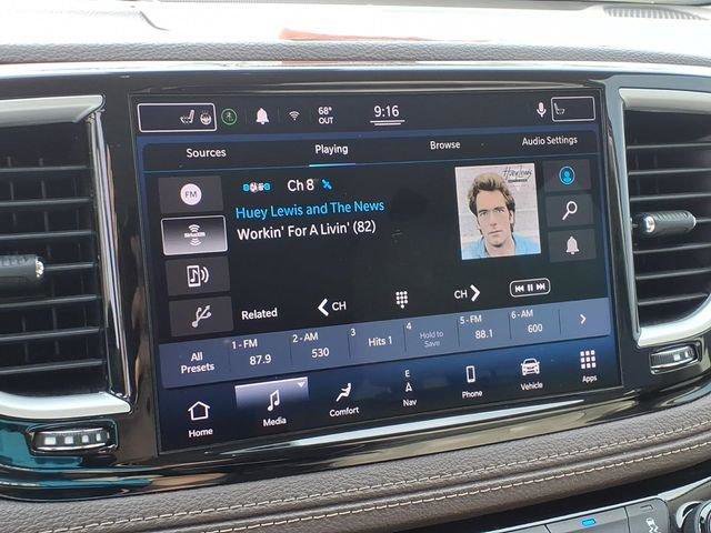 Used 2021 Chrysler Pacifica Touring-L image 8