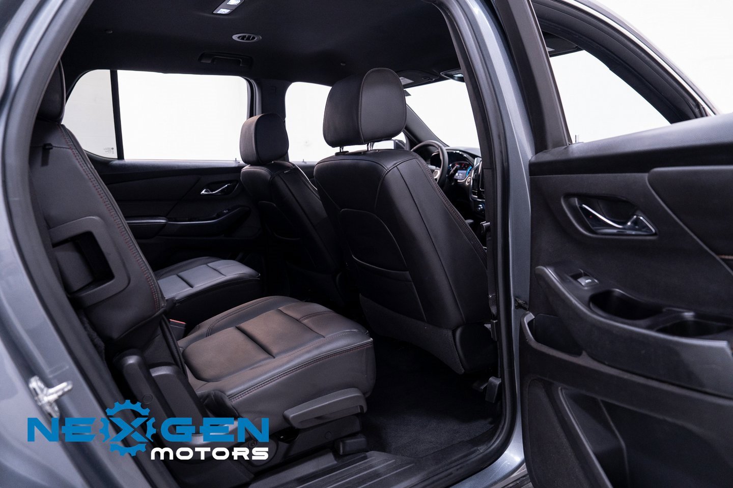 Used 2023 Chevrolet Traverse RS w/ LPO, Floor Liner Package image 48