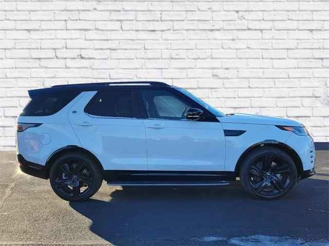 New 2025 Land Rover Discovery Dynamic SE AWD/4WD image 8