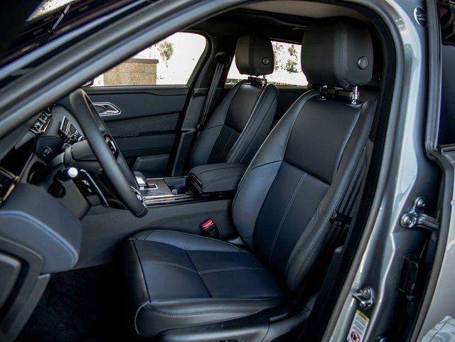 Used 2025 Land Rover Range Rover Velar Dynamic SE image 13