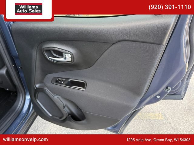 Used 2021 Jeep Renegade Latitude AWD/4WD image 14