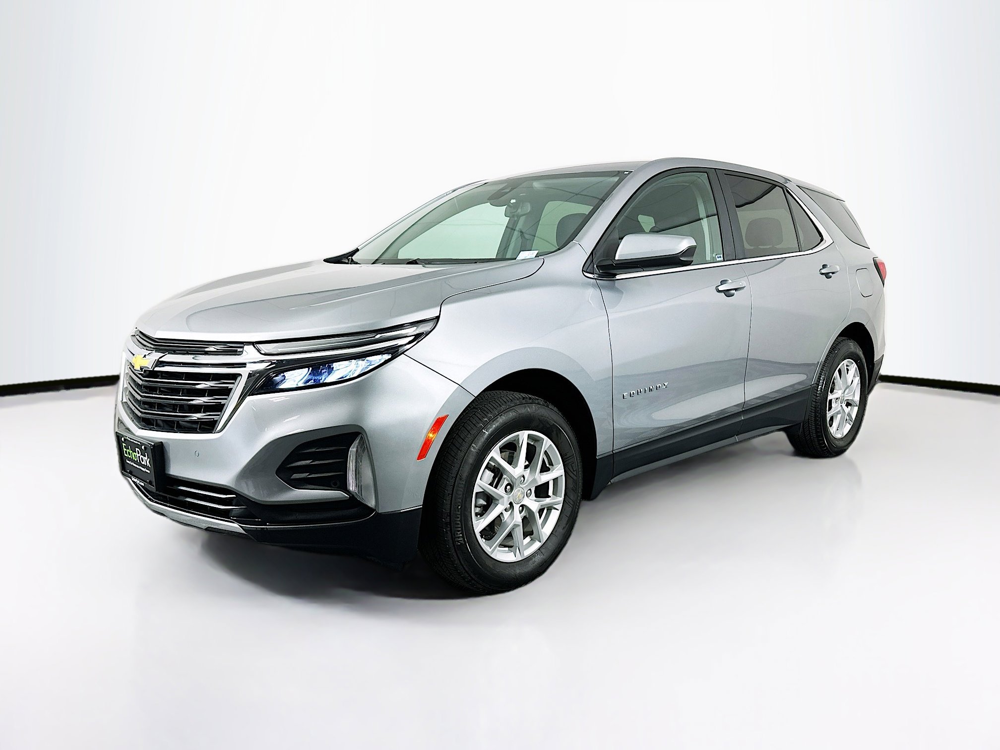 Used 2024 Chevrolet Equinox LT image 3