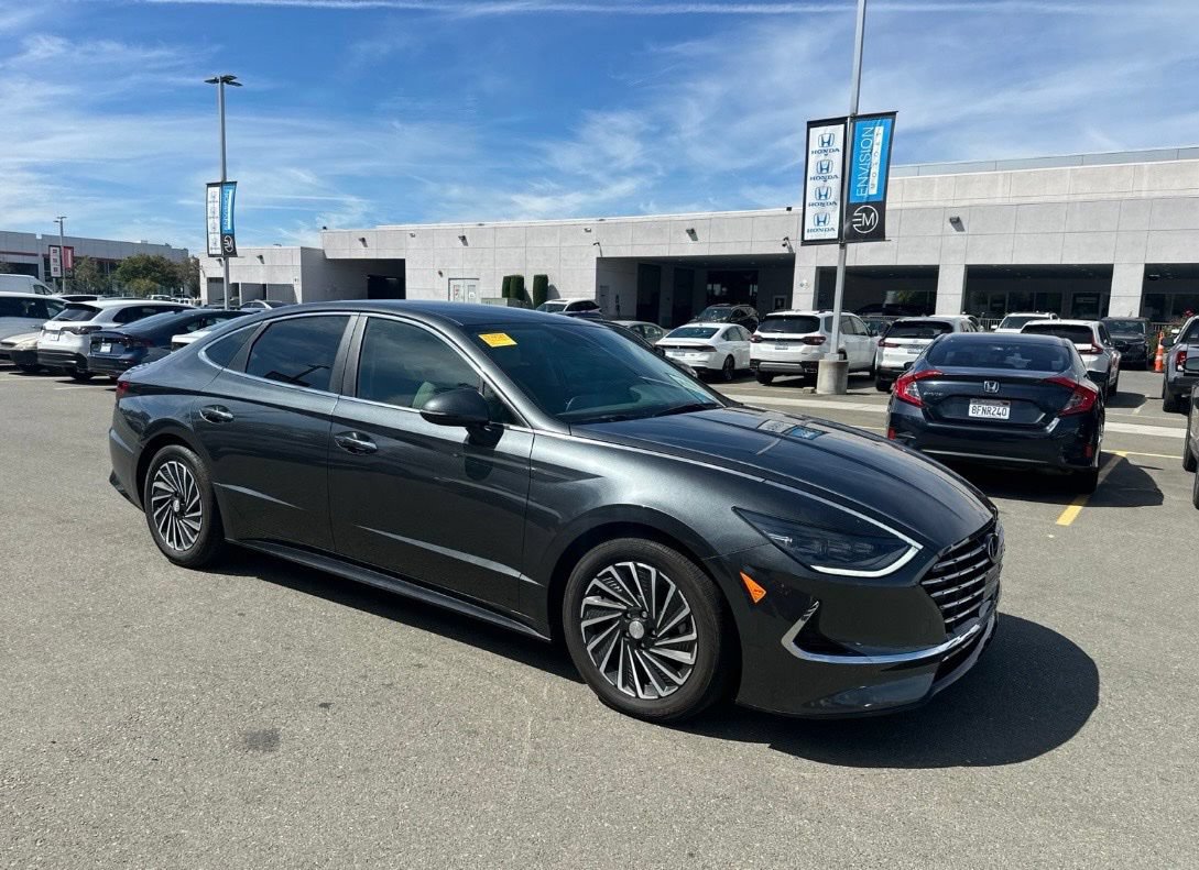 Used 2023 Hyundai Sonata SEL FWD image 2