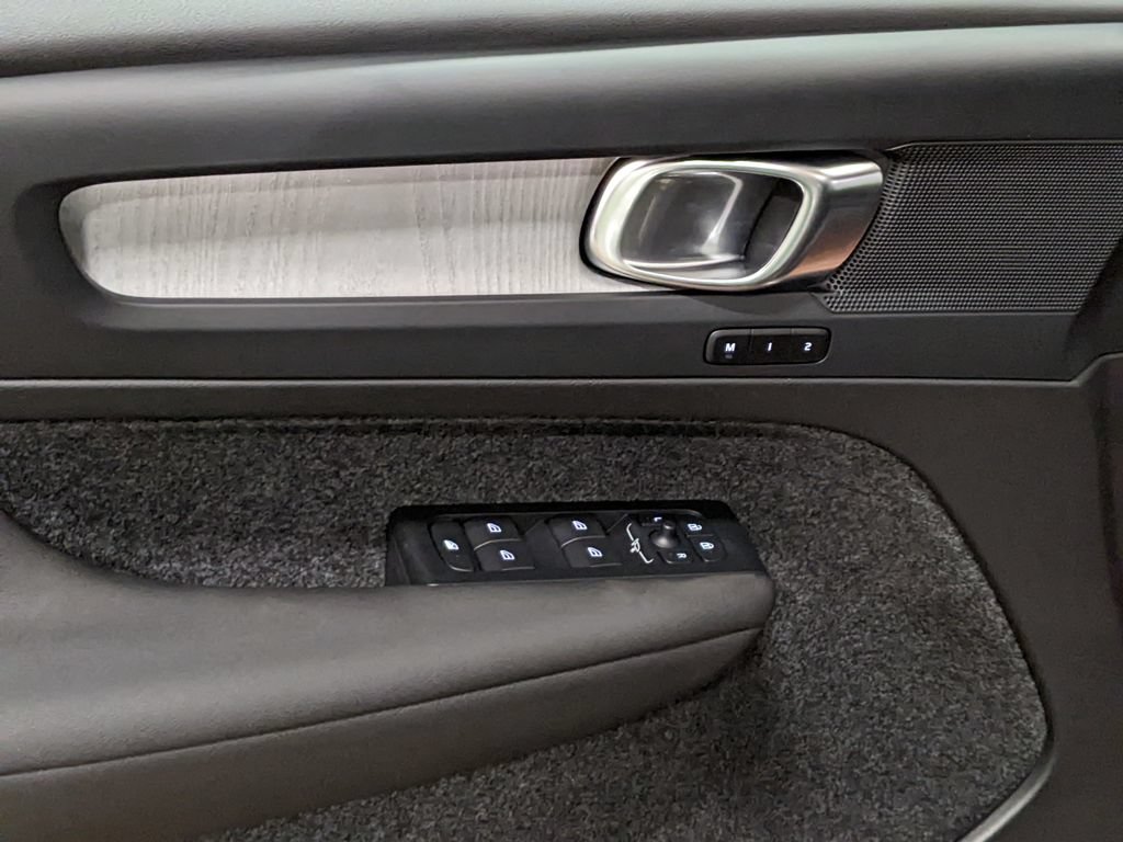 New 2026 Volvo XC40 B5 Core w/ Climate Package AWD/4WD image 10