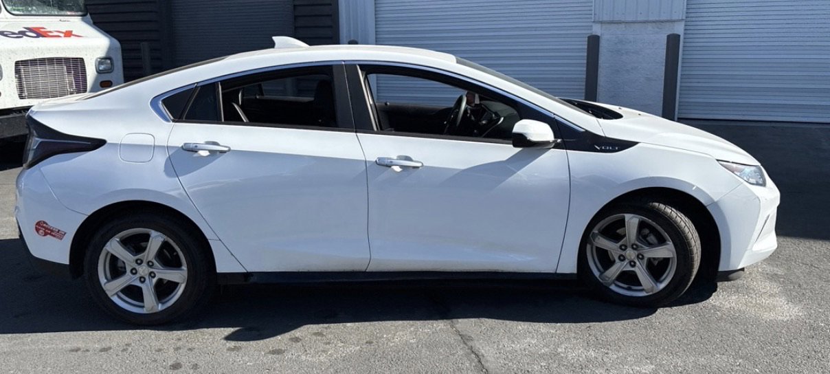 Used 2018 Chevrolet Volt LT image 3