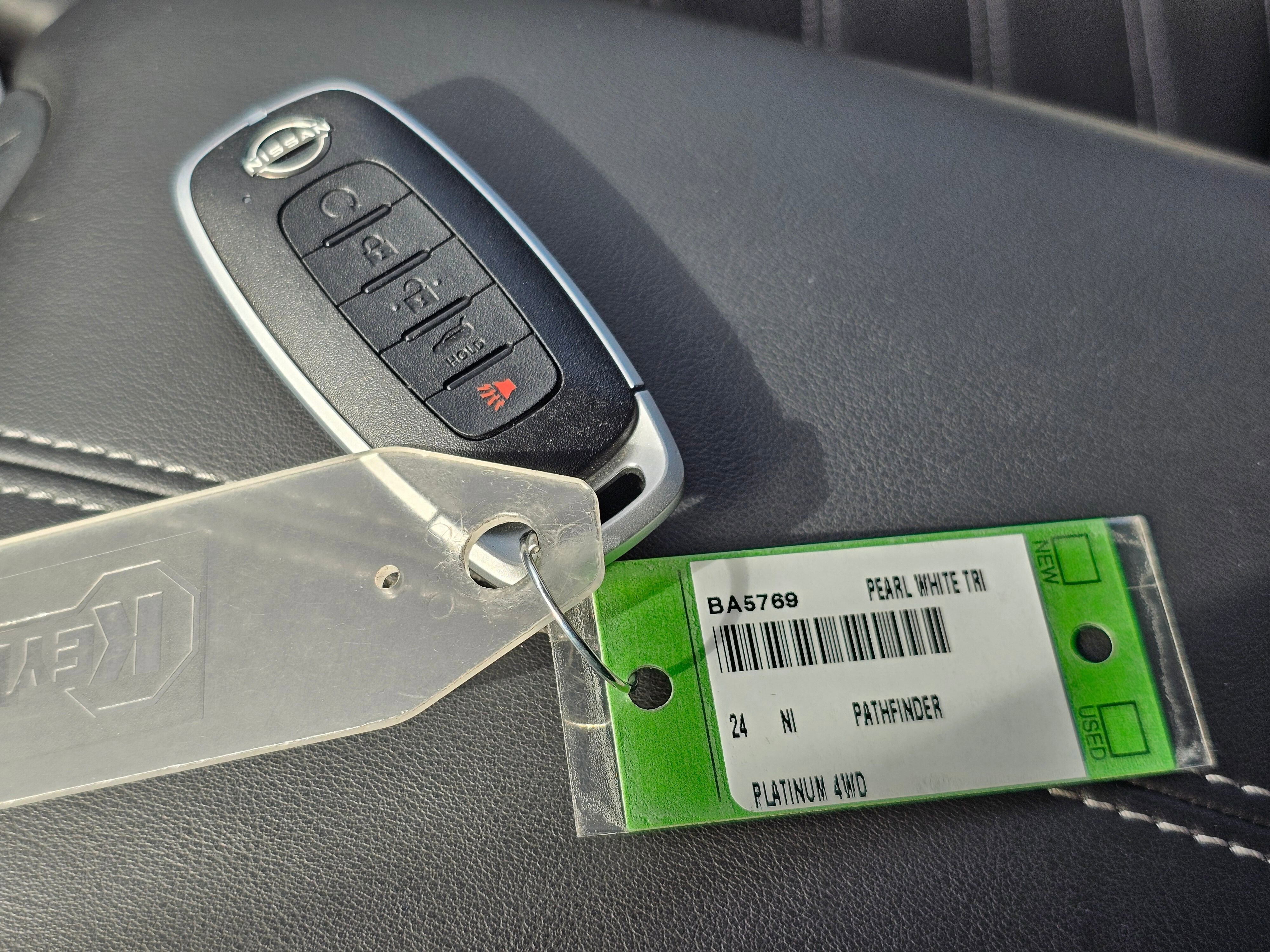 Used 2024 Nissan Pathfinder Platinum w/ Cargo Package image 31