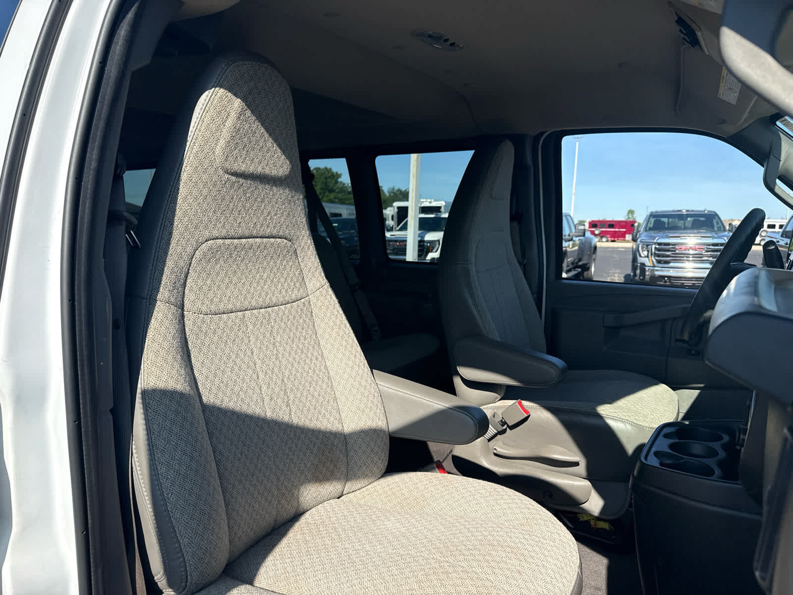 Certified 2024 Chevrolet Express 3500 LT w/ LT Preferred Equipment Group RWD image 22