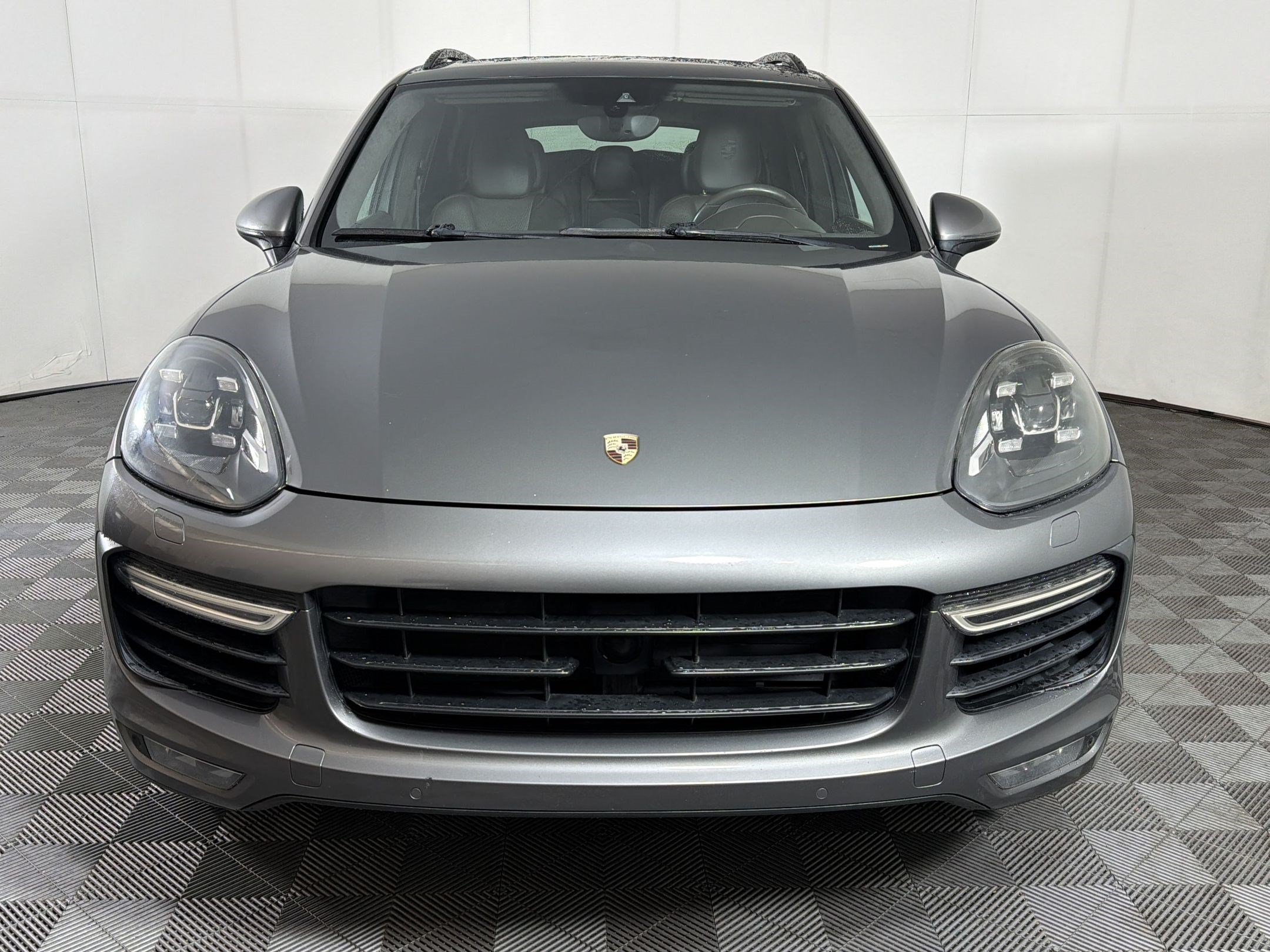 Used 2016 Porsche Cayenne Turbo AWD/4WD image 6