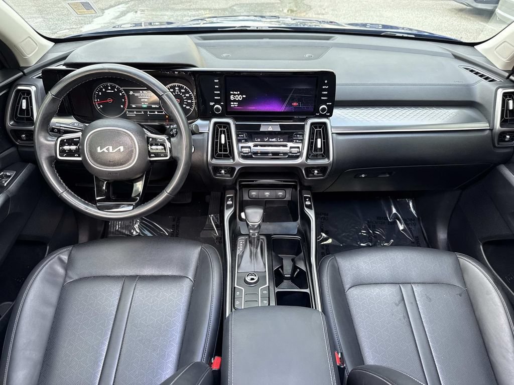 Used 2022 Kia Sorento S w/ Panoramic Sunroof Package FWD image 18