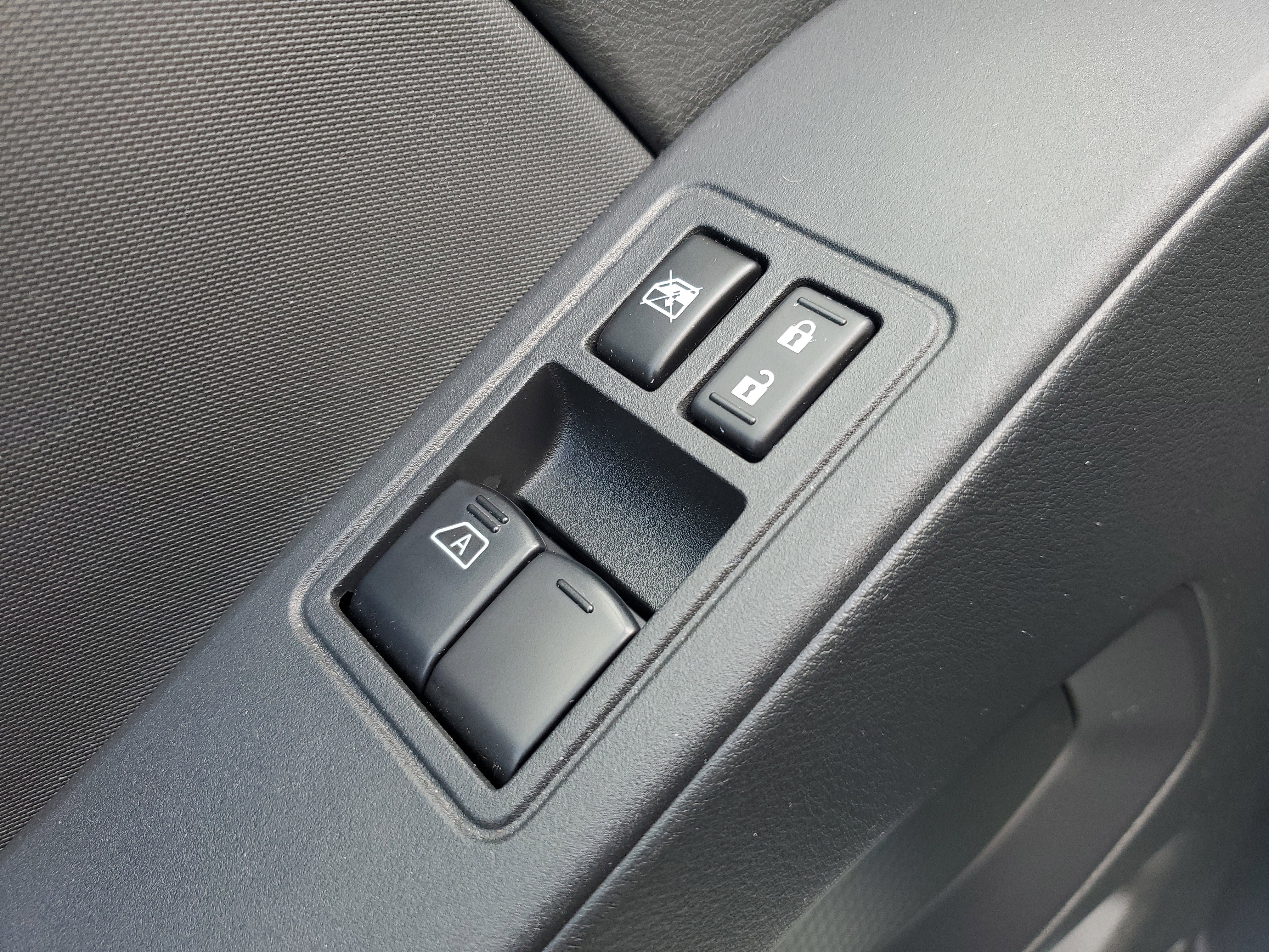 Certified 2024 Nissan Frontier S image 25