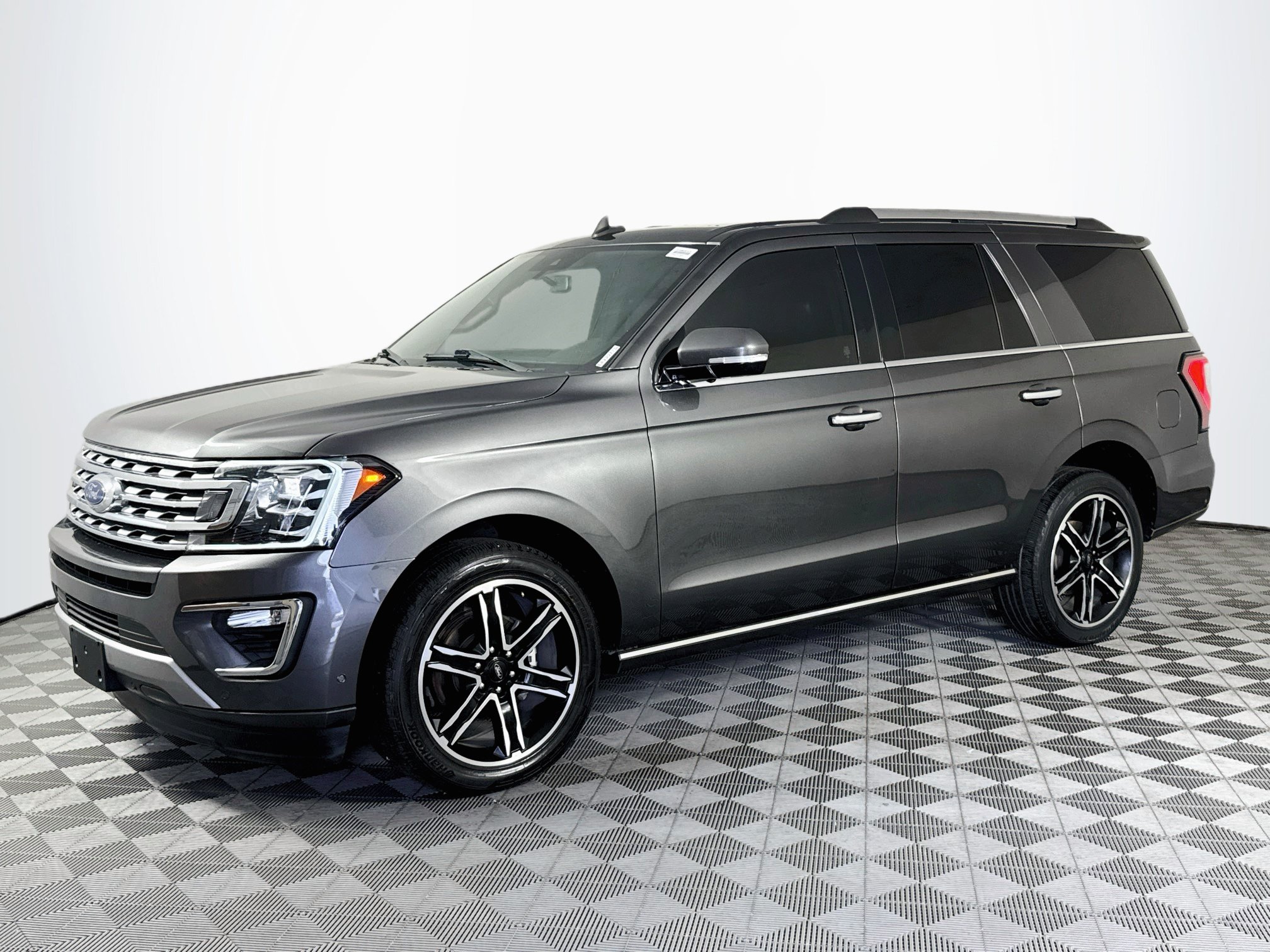 Used 2020 Ford Expedition Limited w/ Texas Edition Package RWD image 4