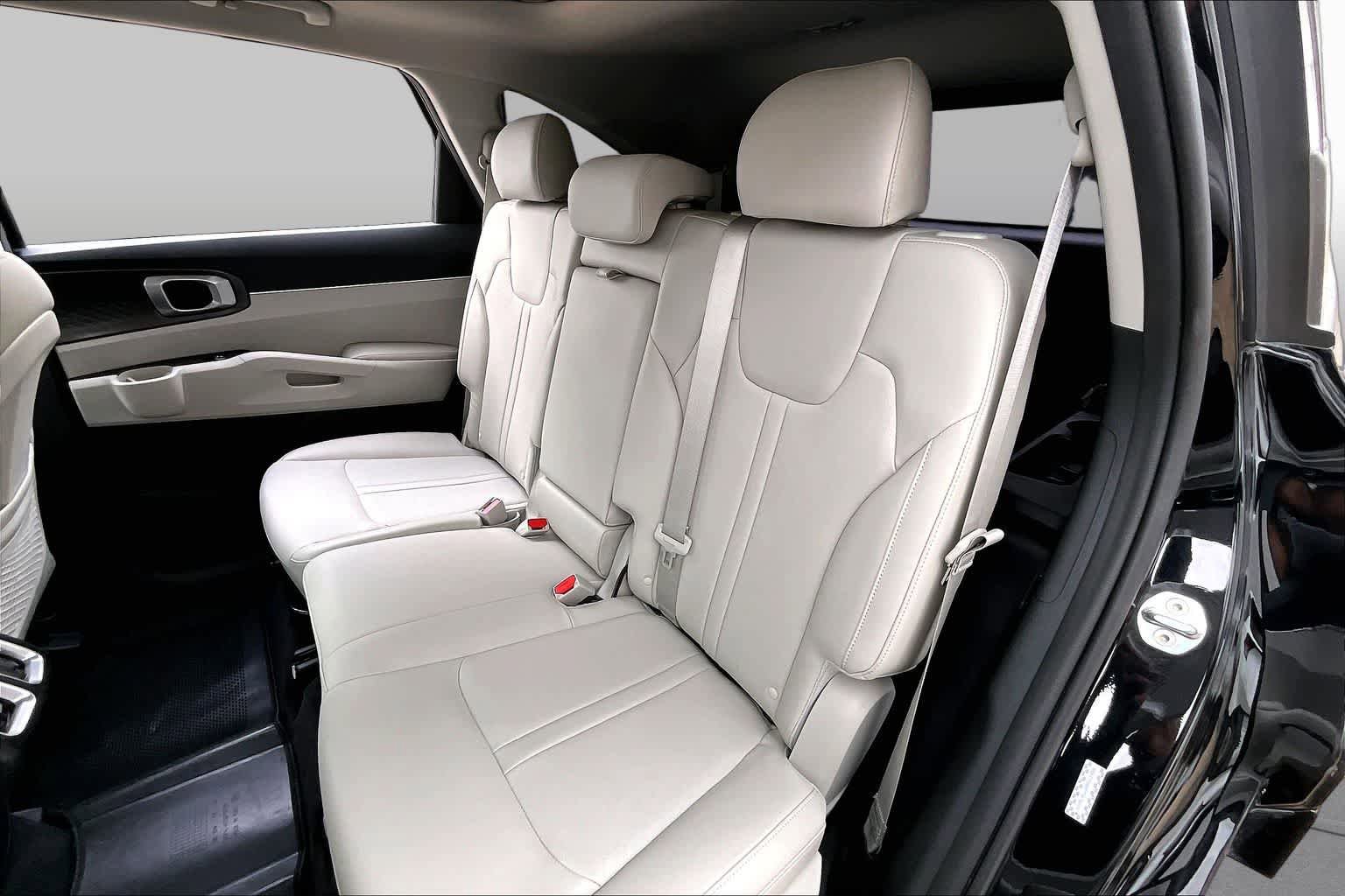 Used 2021 Kia Sorento S w/ Panoramic Sunroof Package FWD image 21