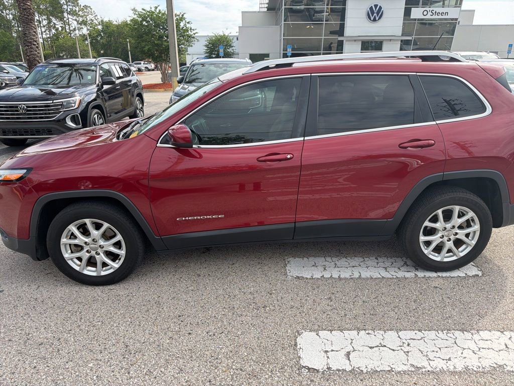 Used 2015 Jeep Cherokee Latitude FWD image 3