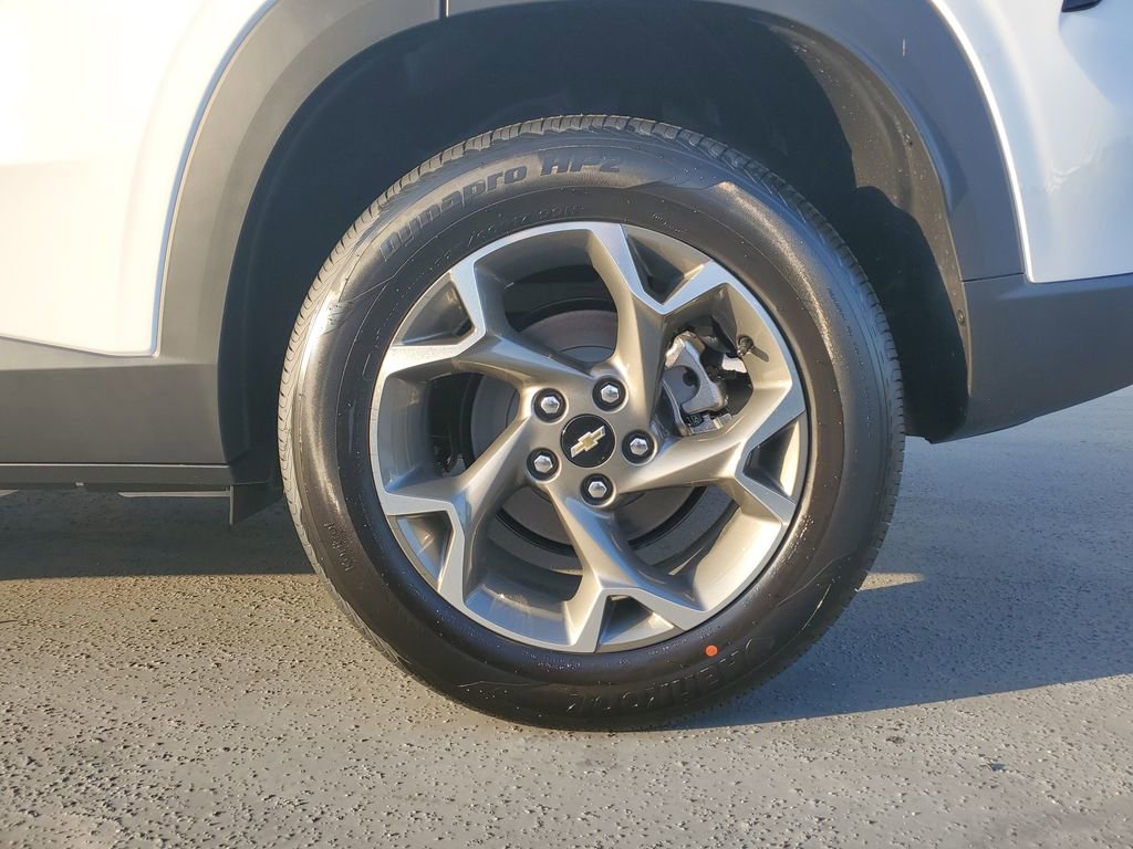 New 2026 Chevrolet Trax LT image 3