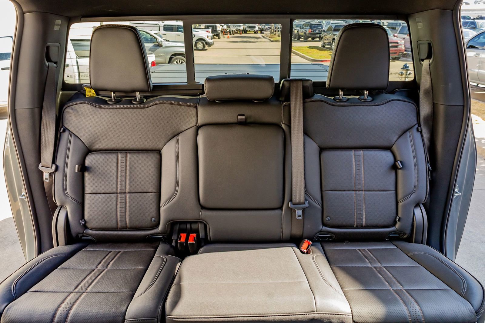 Used 2025 Chevrolet Silverado 2500 High Country w/ High Country Premium Package image 34