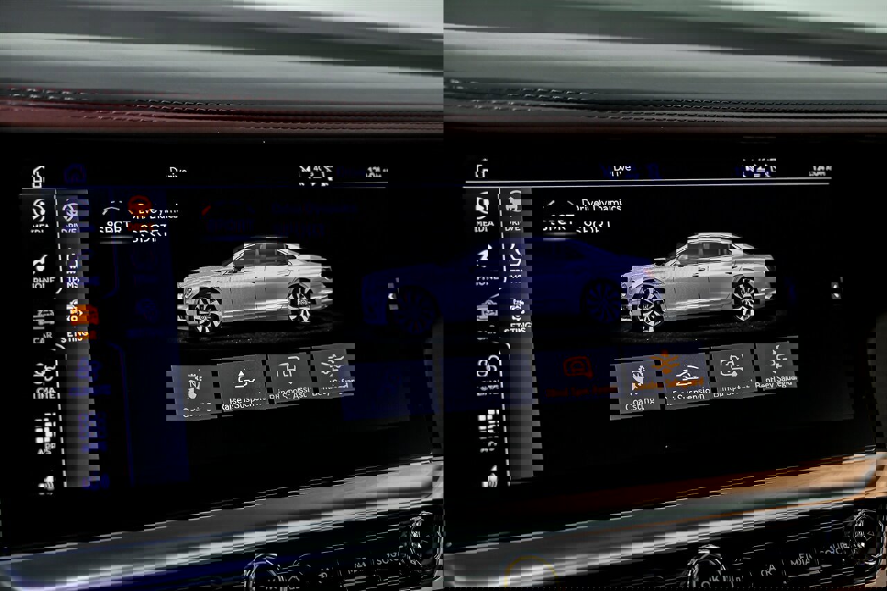 Used 2023 Bentley Flying Spur V8 image 34