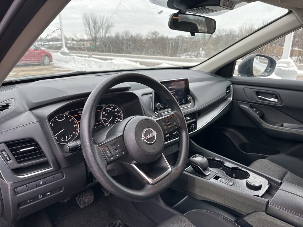 Used 2024 Nissan Rogue SV image 19