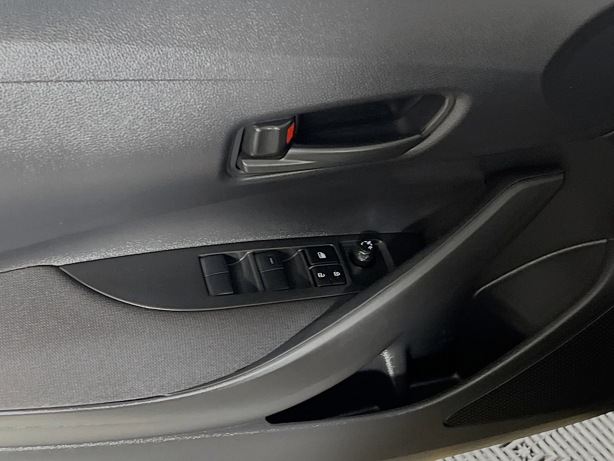 Used 2025 Toyota Corolla LE w/ LE Premium Package image 17