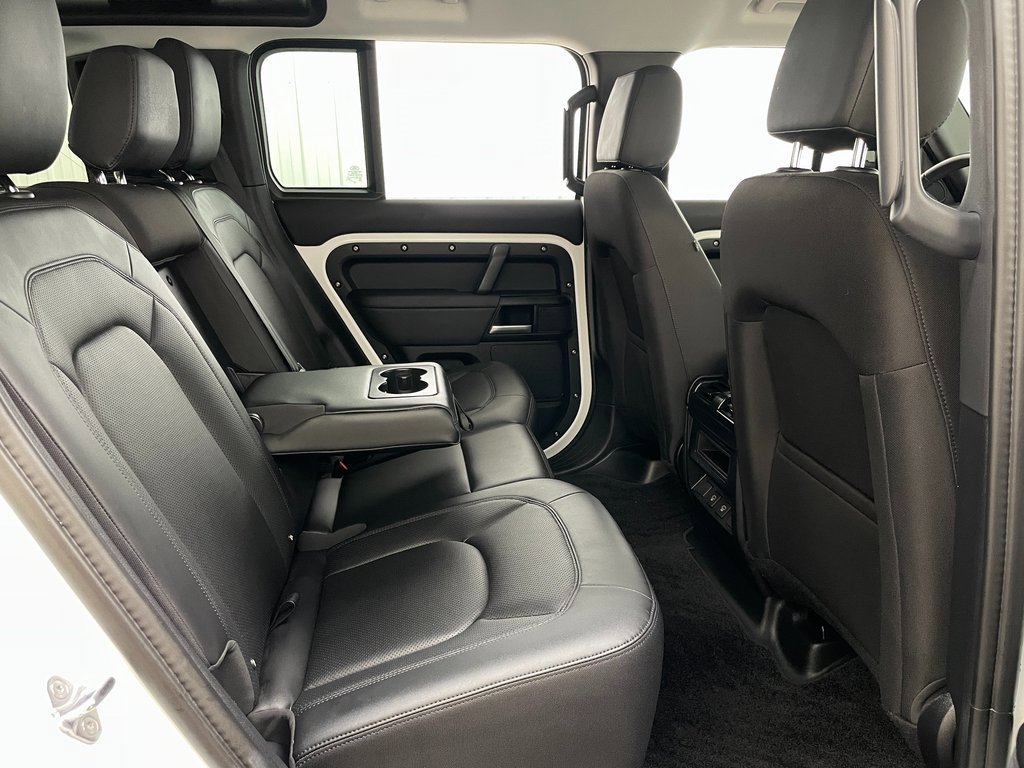 Used 2025 Land Rover Defender 110 S image 43