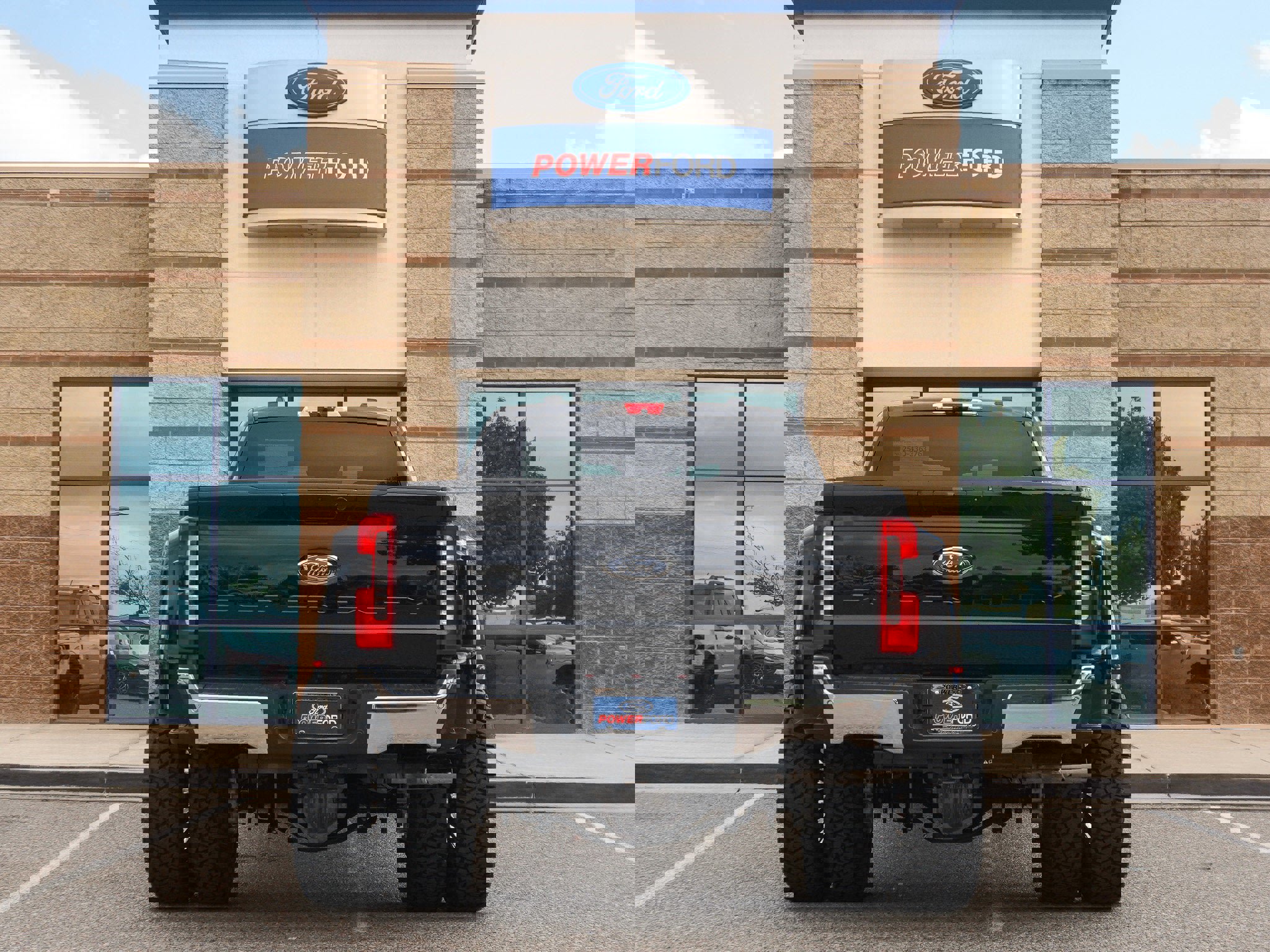 Used 2025 Ford F450 Lariat w/ Chrome Package image 6