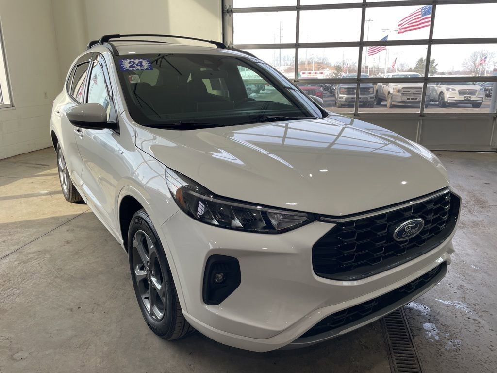 Certified 2024 Ford Escape ST-Line Select w/ Tech Pack #1 image 3