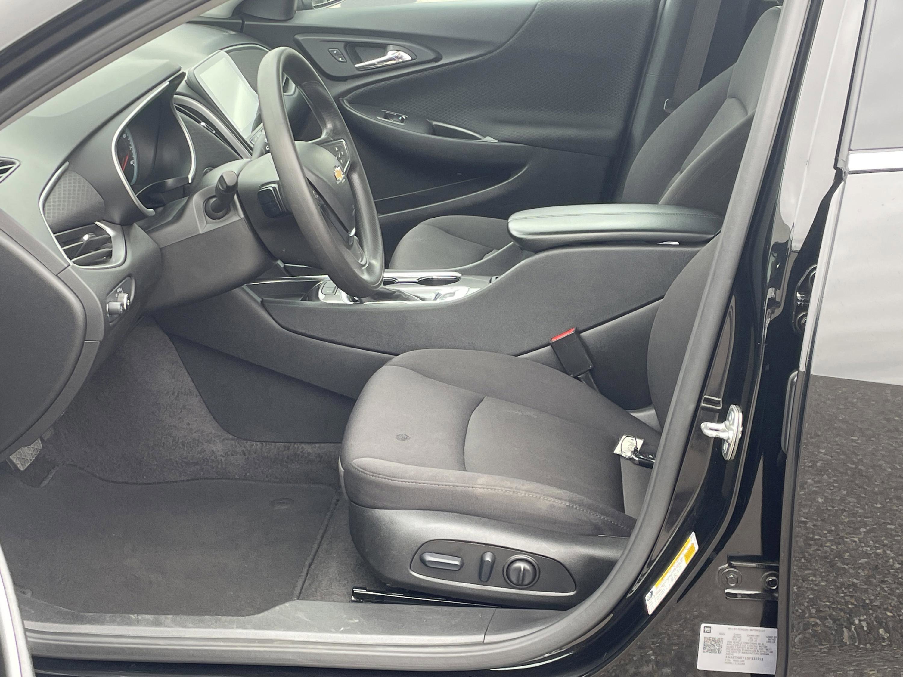 Used 2025 Chevrolet Malibu LT image 10