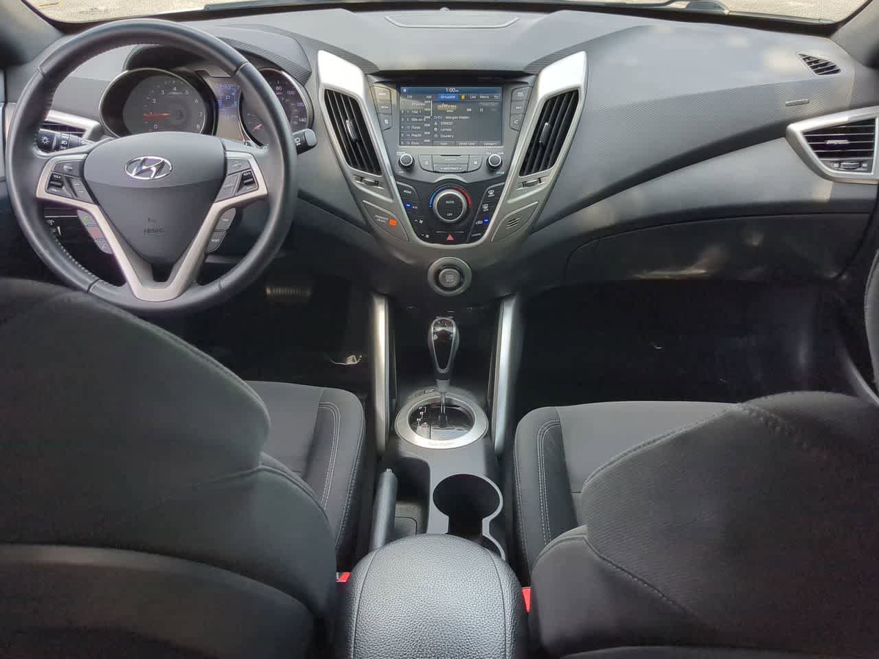 Used 2017 Hyundai Veloster Value Edition FWD image 14
