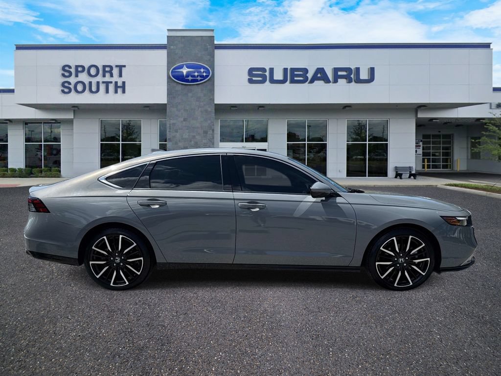 Used 2024 Honda Accord Touring image 2
