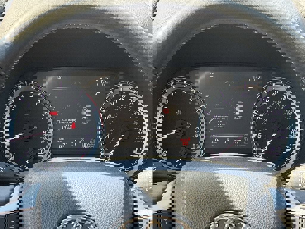 Used 2025 Toyota Highlander LE image 16