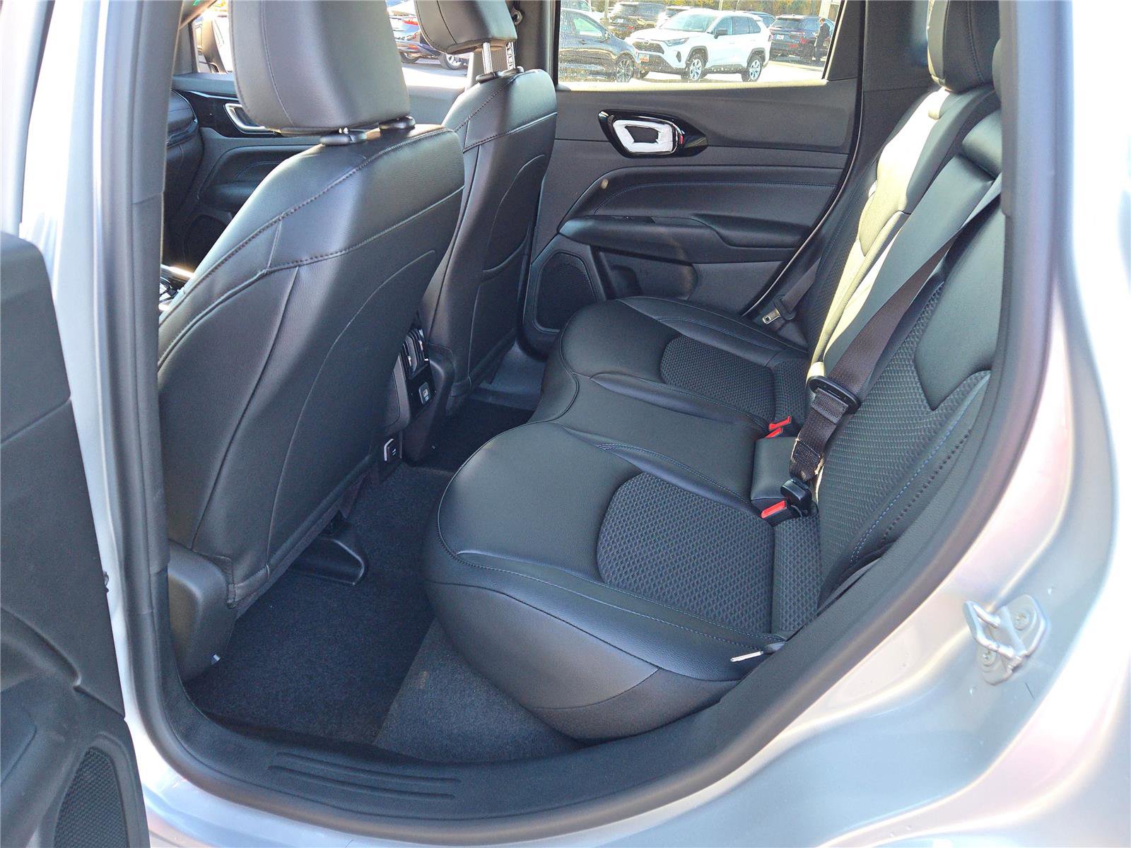 New 2026 Jeep Compass Latitude image 23