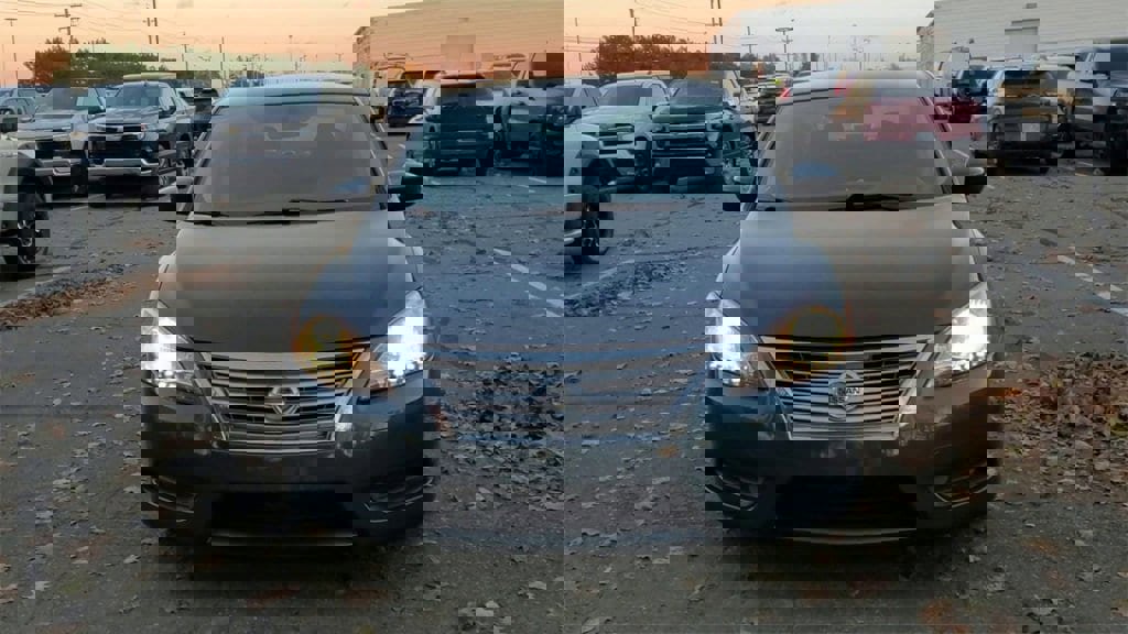 Used 2015 Nissan Sentra S image 3