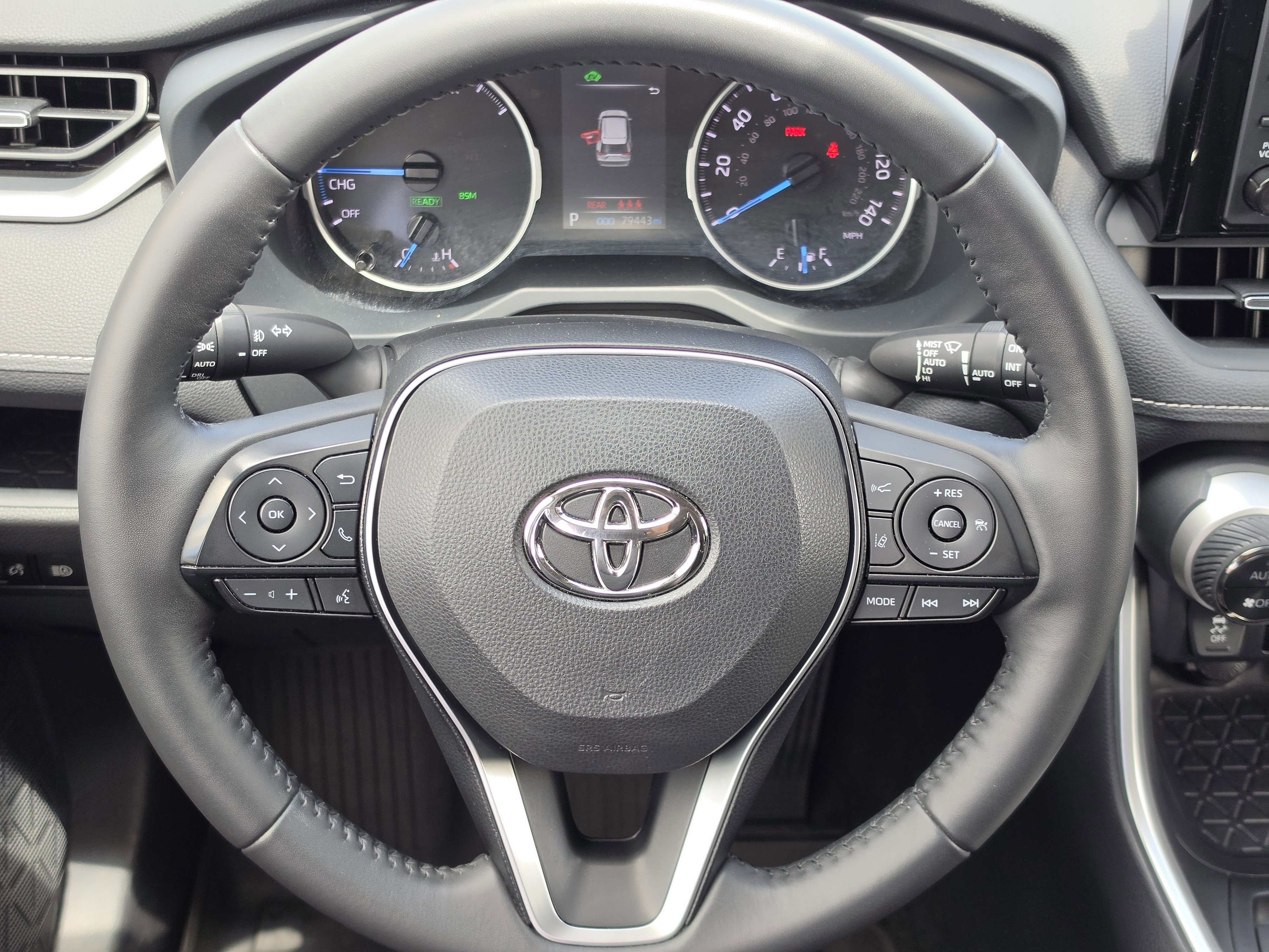 Used 2022 Toyota RAV4 XLE Premium AWD/4WD image 17