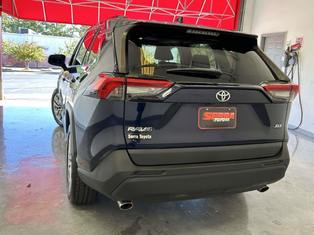 Certified 2021 Toyota RAV4 XLE Premium FWD image 5