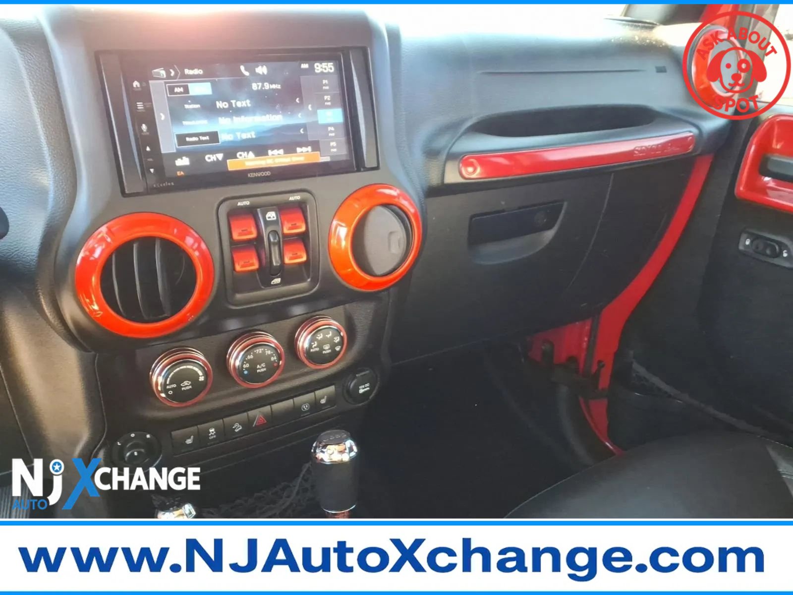 Used 2016 Jeep Wrangler Unlimited Sahara w/ Connectivity Group image 31