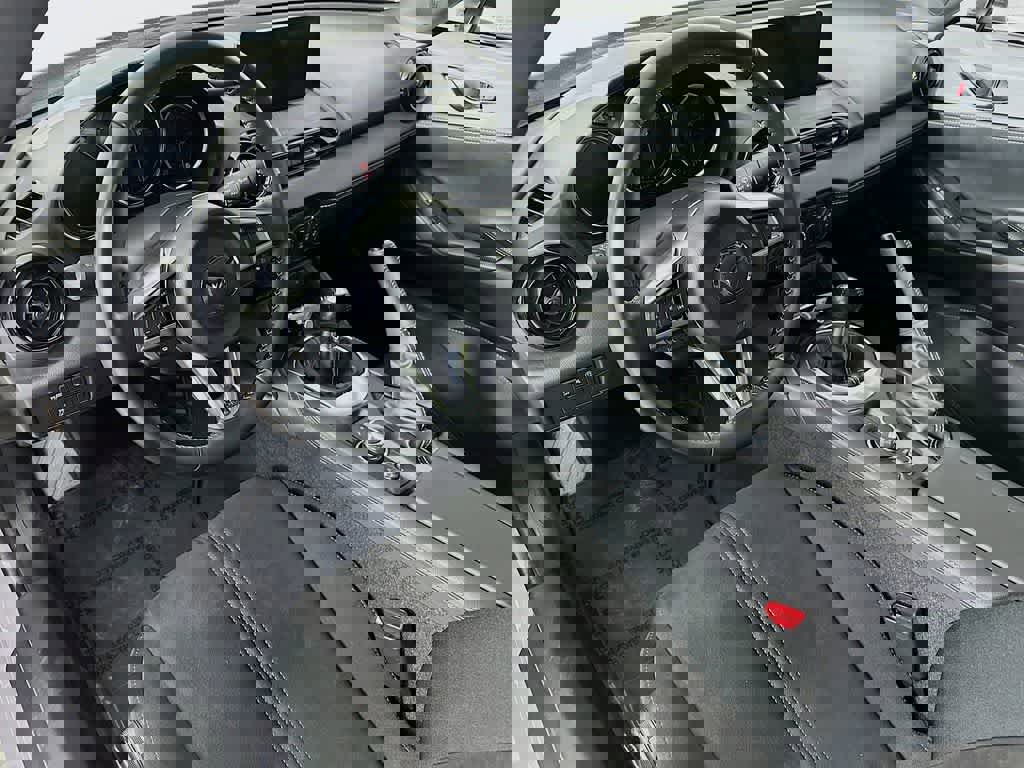 Used 2024 MAZDA MX-5 Miata Club image 2