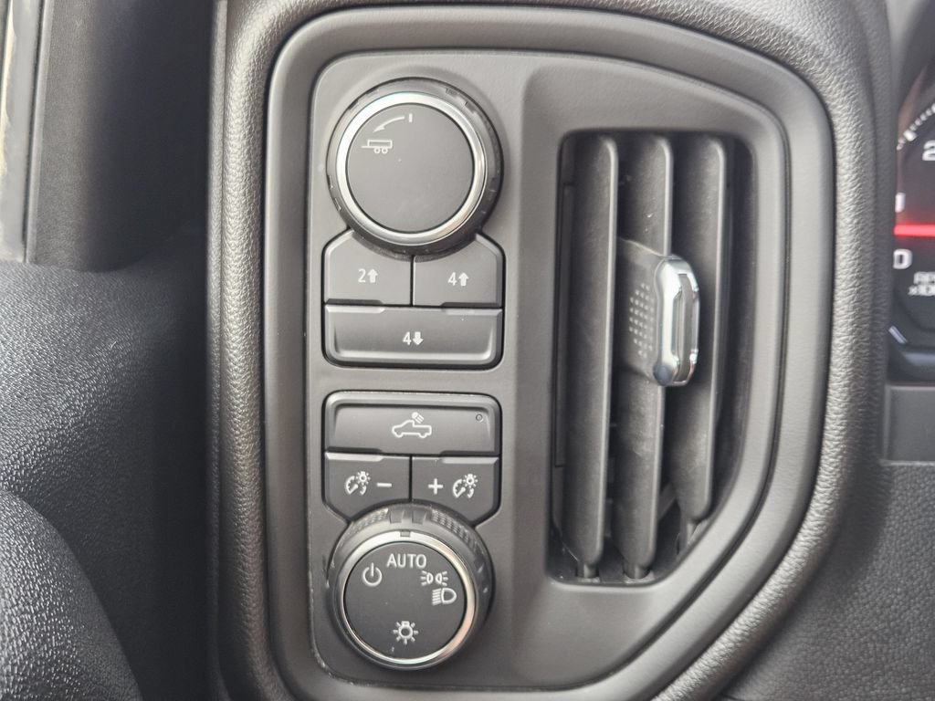 Used 2025 Chevrolet Silverado 3500 W/T AWD/4WD image 21