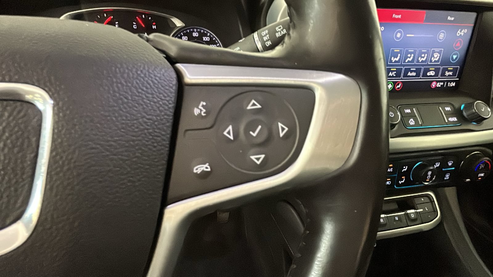 Used 2020 GMC Acadia SLE w/ Driver Convenience Package FWD image 20