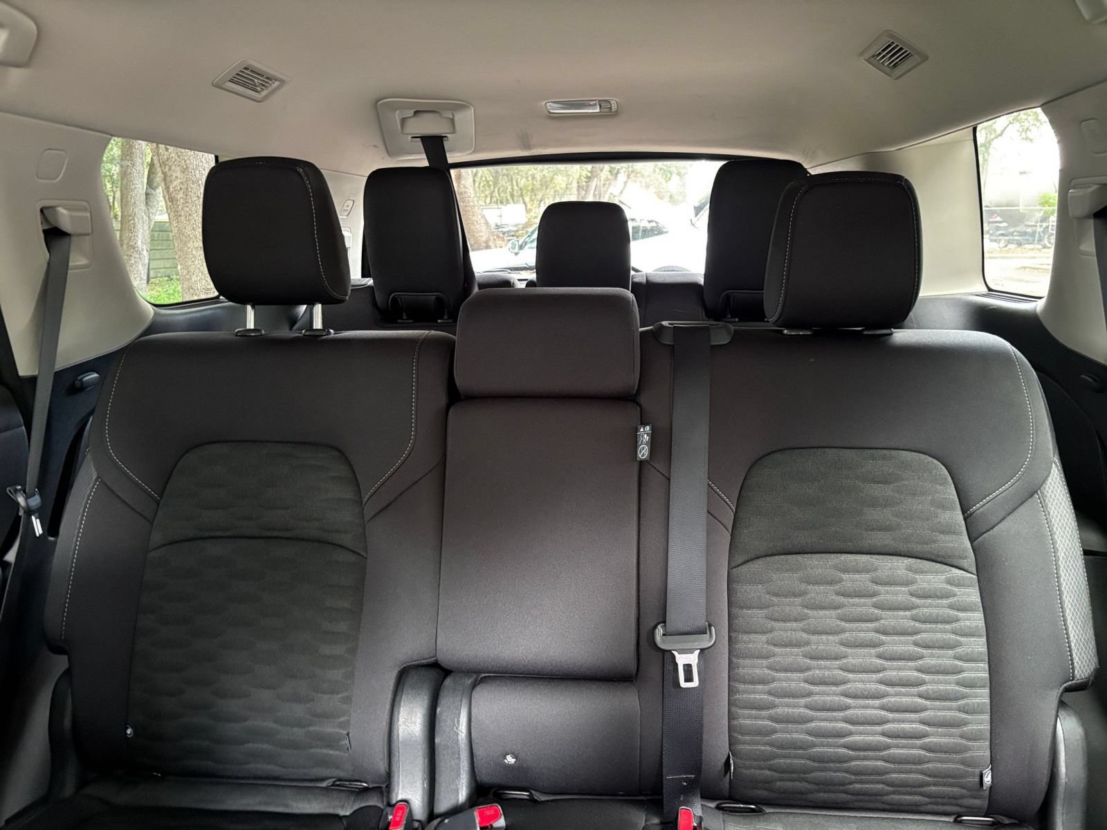 Used 2025 Nissan Pathfinder SV FWD image 40