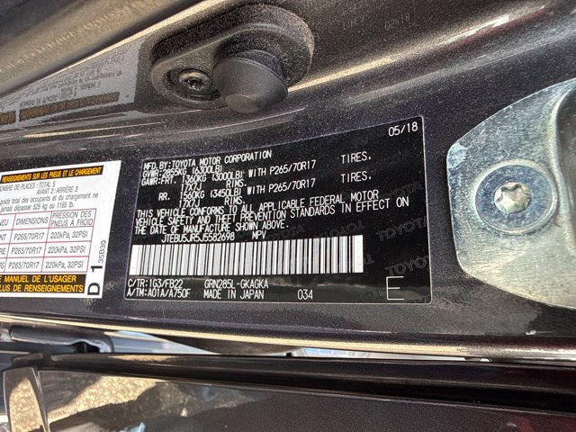 Used 2018 Toyota 4Runner SR5 AWD/4WD image 32