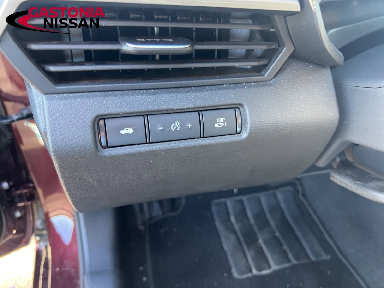 Used 2024 Nissan Altima 2.5 SV image 38