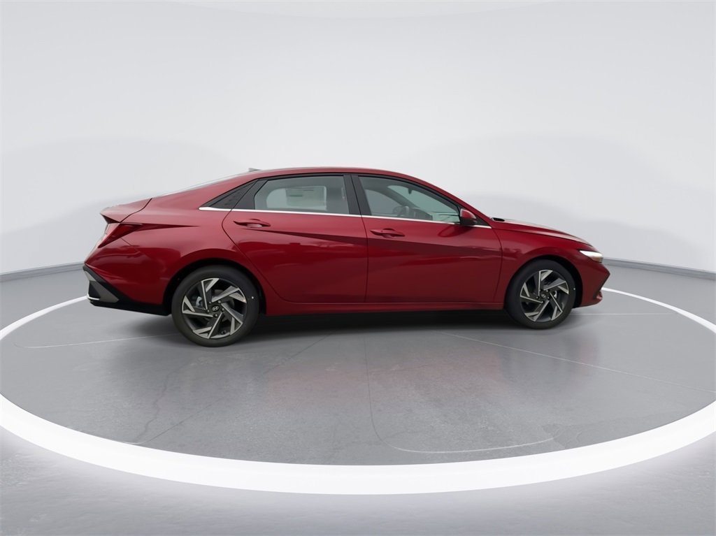 New 2025 Hyundai Elantra SEL image 11