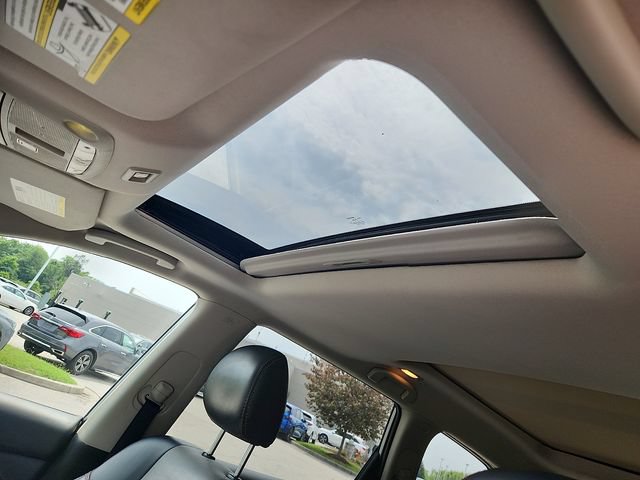 Used 2019 Nissan Pathfinder SL AWD/4WD image 14